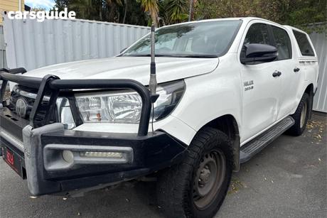 White 2019 Toyota Hilux Double Cab Pick Up Sr (4X4)