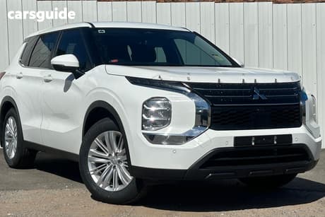 White 2022 Mitsubishi Outlander Wagon Es 5 Seat (2Wd)