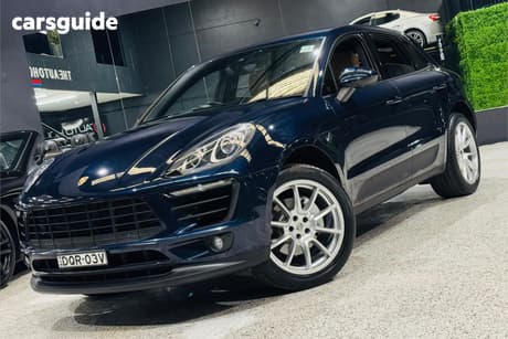 Blue 2017 Porsche Macan Wagon
