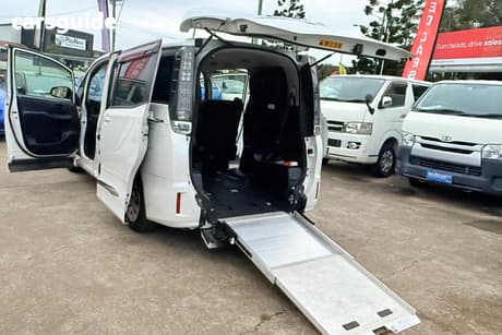 White 2015 Toyota Voxy Wagon
