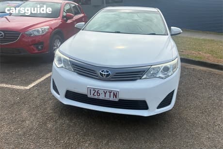 White 2013 Toyota Camry Sedan Altise