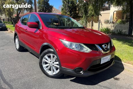 Red 2017 Nissan Qashqai Wagon St (4X2)