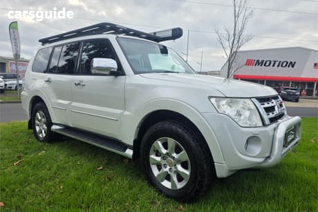 White 2012 Mitsubishi Pajero Wagon Glx Lwb (4X4)