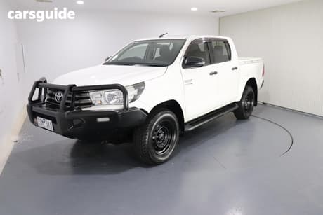 White 2017 Toyota Hilux Dual Cab Utility Sr (4X4)