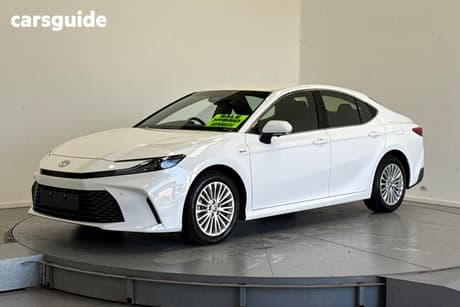White 2025 Toyota Camry Sedan Ascent Hybrid