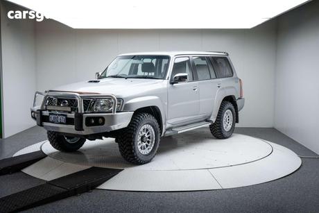 Silver 2015 Nissan Patrol Wagon St (4X4)