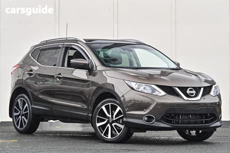Brown 2017 Nissan Qashqai Wagon Ti (4X2)