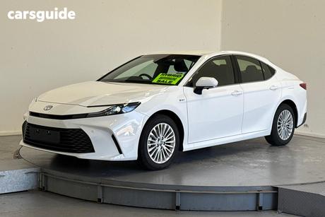 White 2025 Toyota Camry Sedan Ascent Hybrid