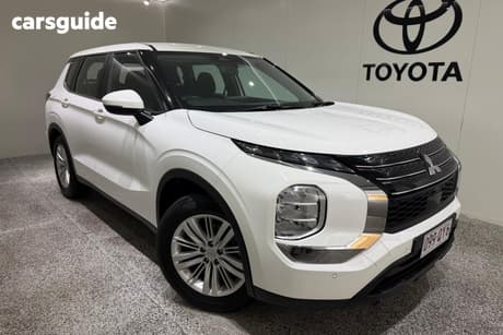 White 2024 Mitsubishi Outlander Wagon Es 5 Seat (2Wd)