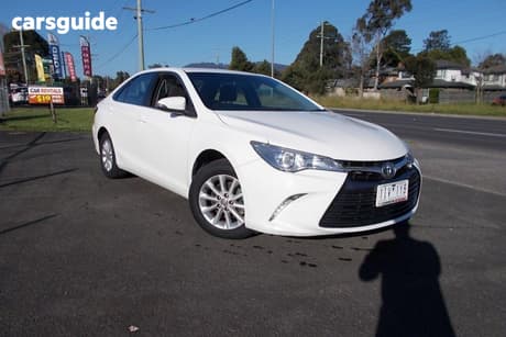 White 2016 Toyota Camry Sedan Altise