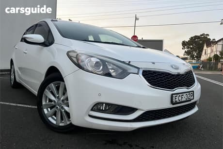 White 2014 Kia Cerato Hatchback S