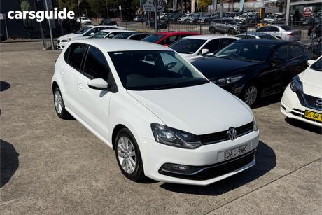 White 2015 Volkswagen Polo Hatchback 81 Tsi Comfortline