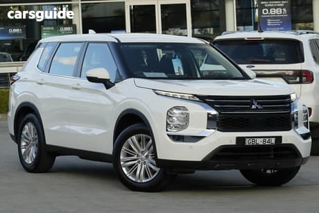 White 2023 Mitsubishi Outlander Wagon Es 5 Seat (Awd)