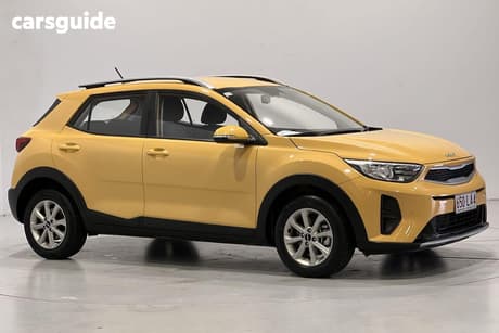 Yellow 2024 Kia Stonic Wagon S