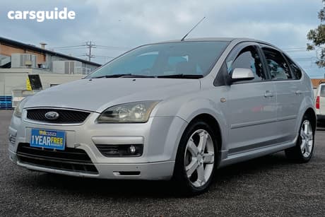 Silver 2006 Ford Focus Hatchback Zetec