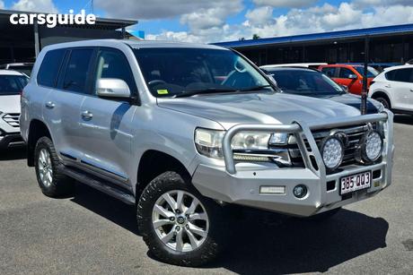 Silver 2017 Toyota Landcruiser Wagon Sahara (4X4)