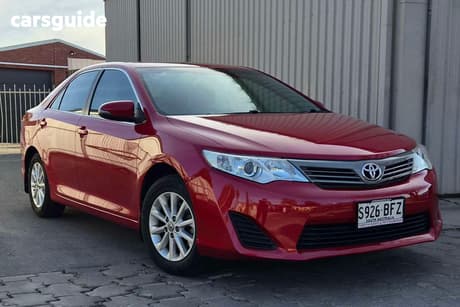 Red 2014 Toyota Camry Sedan Altise