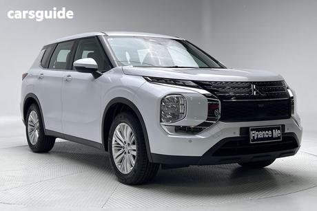 White 2023 Mitsubishi Outlander Wagon Es 7 Seat (2Wd)