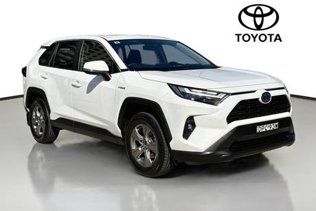 White 2024 Toyota RAV4 SUV