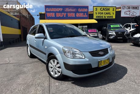 Silver 2008 Kia RIO Hatchback Ex