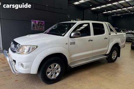 White 2009 Toyota Hilux Dual Cab Pick-up Sr5 (4X4)