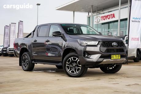 Grey 2025 Toyota Hilux Double Cab Chassis Sr5 48V (4X4)
