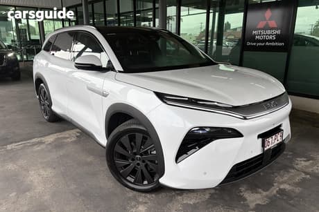 White 2025 BYD Sealion 8 Wagon Dynamic Fwd