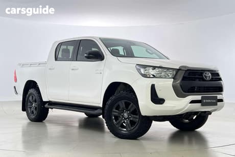 White 2023 Toyota Hilux Double Cab Pick Up Sr (4X4)
