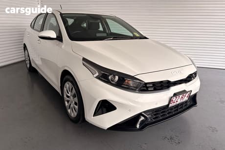 White 2024 Kia Cerato Hatchback S