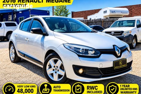 Grey 2015 Renault Megane Hatchback Authentique