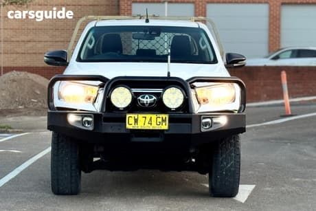 White 2019 Toyota Hilux Double Cab Chassis Sr (4X4)
