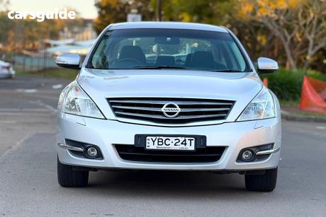 Grey 2013 Nissan Maxima Sedan 250 St-L