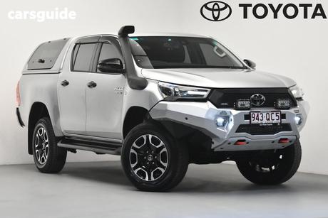 Silver 2025 Toyota Hilux Double Cab Pick Up Sr5 48V (4X4)