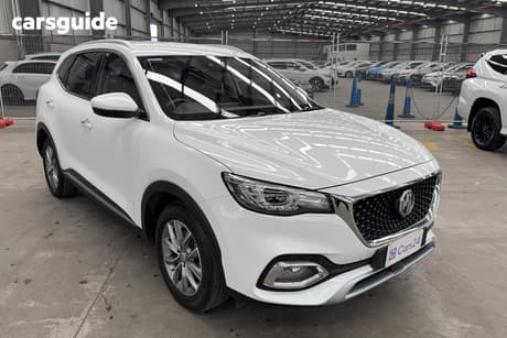 White 2024 MG HS Wagon Vibe