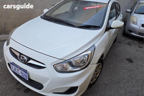 White 2012 Hyundai Accent Hatchback Active