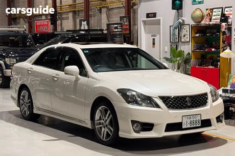 White 2011 Toyota Crown Sedan