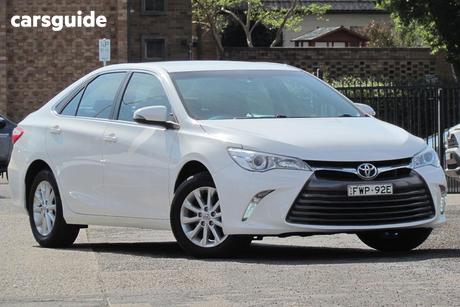 White 2016 Toyota Camry Sedan Altise