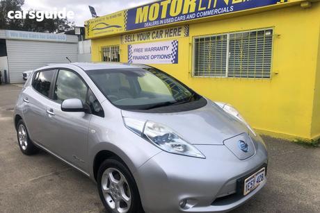Silver 2015 Nissan Leaf Hatchback