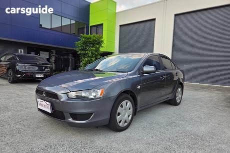 Grey 2009 Mitsubishi Lancer Sedan Es