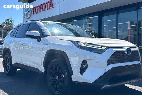 White 2024 Toyota RAV4 SUV