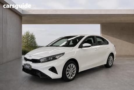 White 2023 Kia Cerato Sedan S