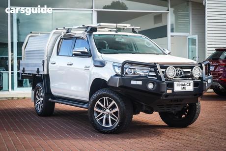 White 2017 Toyota Hilux Dual Cab Utility Sr5 (4X4)