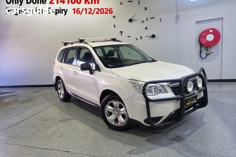 White 2013 Subaru Forester Wagon 2.0I
