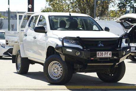 White 2022 Mitsubishi Triton Double Cab Chassis Glx (4X4)