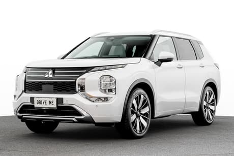 White 2025 Mitsubishi Outlander Wagon Exceed 5 Seat (Awd)