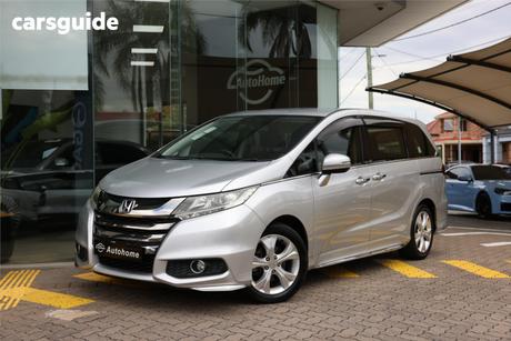 Silver 2018 Honda Odyssey Wagon Vti