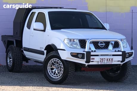 White 2011 Nissan Navara Dual Cab Pick-up St-X (4X4)