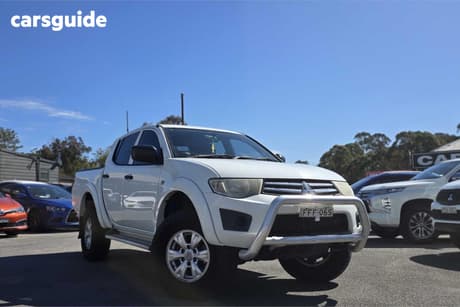 White 2017 Mitsubishi Triton Dual Cab Utility Glx (4X4)