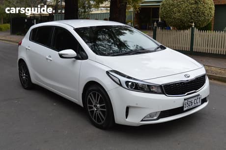 White 2016 Kia Cerato Hatchback S