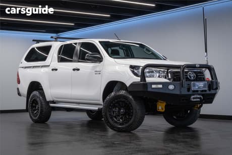 White 2019 Toyota Hilux Double Cab Pick Up Sr (4X4)